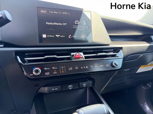 New 2026 Kia Niro LX FWD image 16