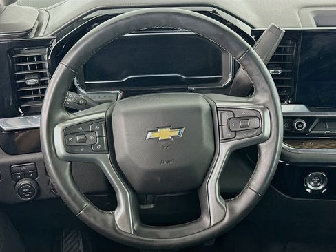 Used 2023 Chevrolet Silverado 1500 LT AWD/4WD image 18