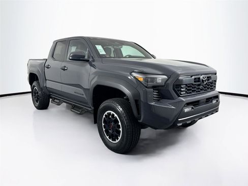 Certified 2024 Toyota Tacoma TRD Off-Road AWD/4WD image 9