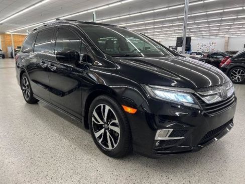 Used 2019 Honda Odyssey Elite image 4
