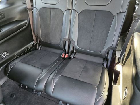 Used 2025 Jeep Grand Cherokee L Laredo RWD image 30