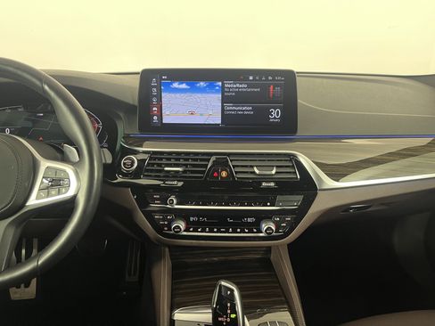 Used 2021 BMW 540i xDrive w/ M Sport Package image 14
