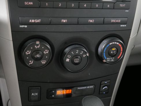 Used 2010 Toyota Corolla LE image 23