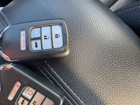 Used 2017 Honda Accord EX-L image 9