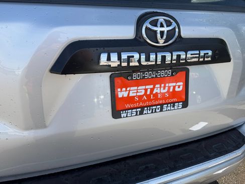 Used 2021 Toyota 4Runner TRD Off-Road AWD/4WD image 31