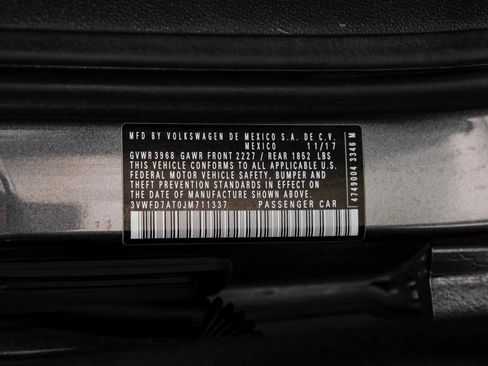 Used 2018 Volkswagen Beetle 2.0T S FWD image 63