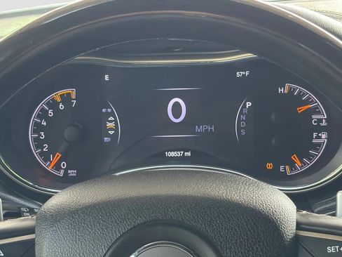 Used 2015 Jeep Grand Cherokee Overland AWD/4WD image 32