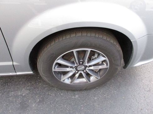 Used 2017 Dodge Grand Caravan SXT FWD image 45