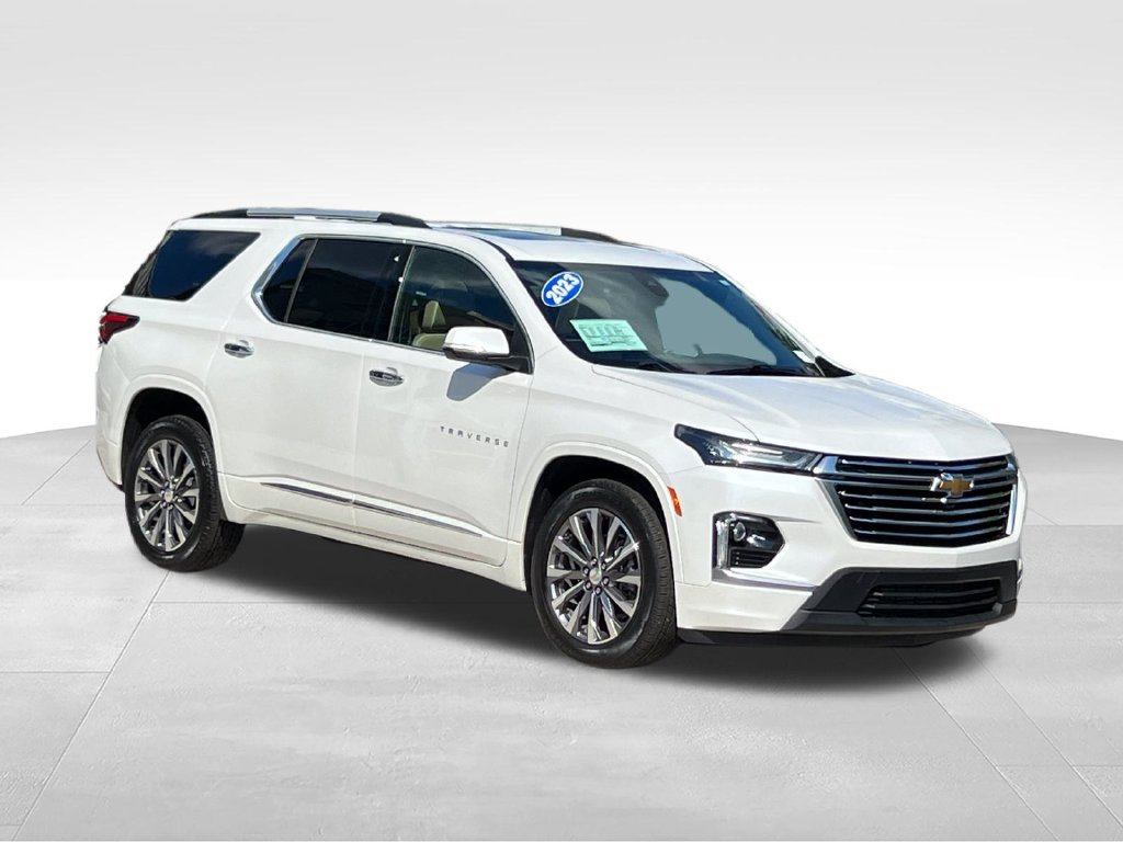 Used 2023 Chevrolet Traverse Premier FWD image 3