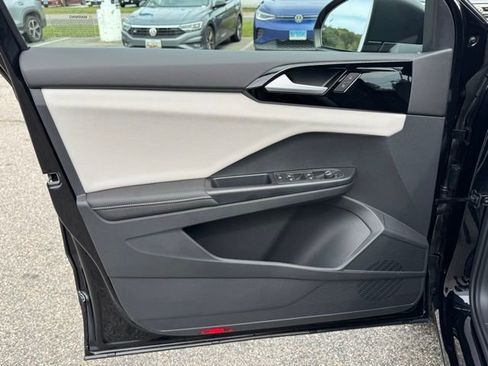 New 2025 Volkswagen Taos S image 29