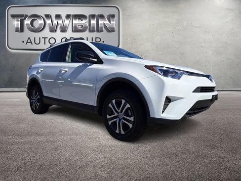 Used 2016 Toyota RAV4 LE image 2