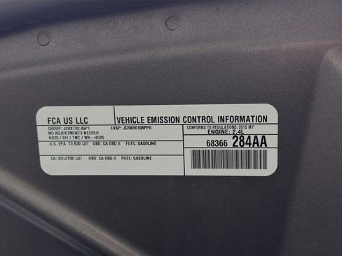 Used 2018 Jeep Compass Latitude w/ Popular Equipment Group image 16