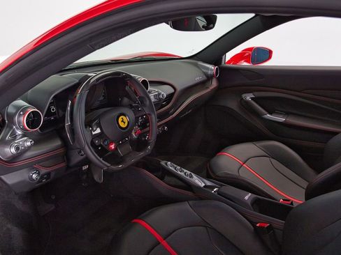 Used 2021 Ferrari F8 Tributo image 27