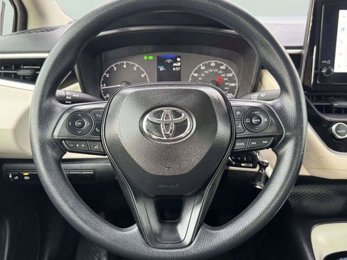 Used 2025 Toyota Corolla LE FWD image 28