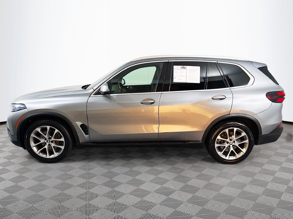 Used 2024 BMW X5 xDrive40i AWD/4WD image 4
