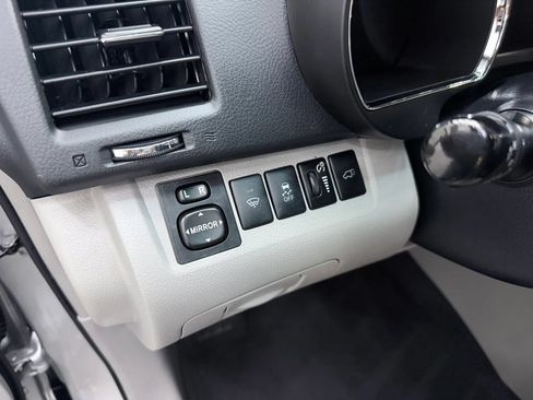 Used 2013 Toyota Highlander Limited w/ Protection Pkg AWD/4WD image 13