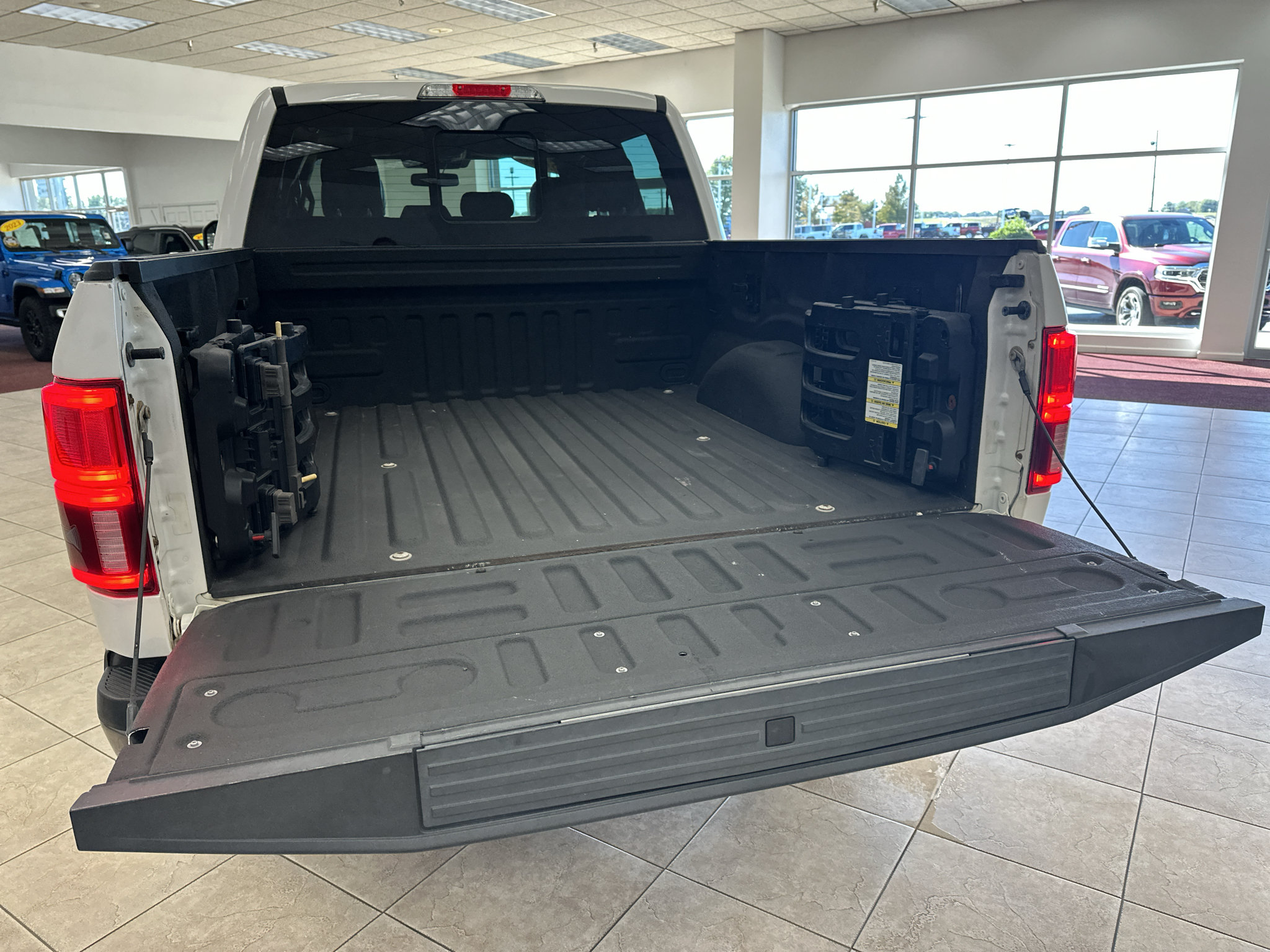 Used 2018 Ford F150 King Ranch w/ Equipment Group 601A Luxury AWD/4WD image 18