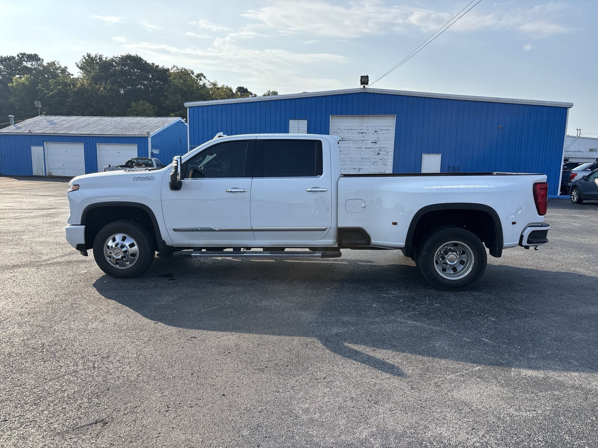 Used 2025 Chevrolet Silverado 3500 High Country w/ High Country Premium Package AWD/4WD image 9