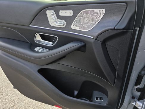 Used 2022 Mercedes-Benz GLS 450 4MATIC image 32