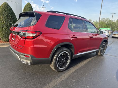 New 2026 Honda Pilot Touring image 4