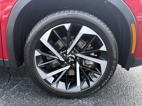 Used 2023 Mitsubishi Outlander SE image 12