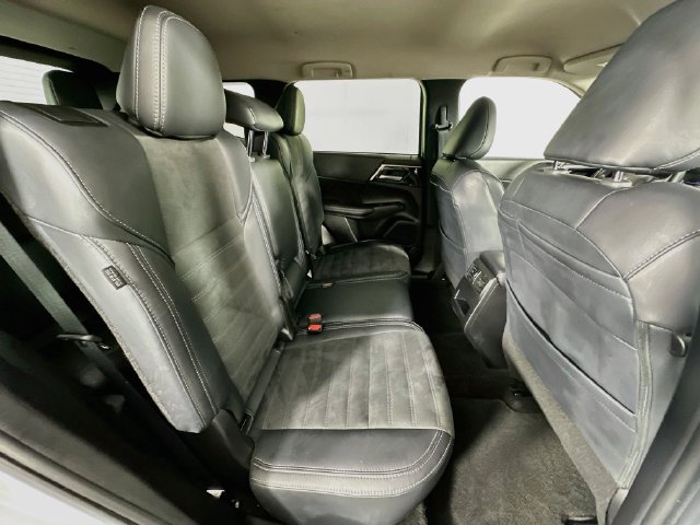 Used 2024 Mitsubishi Outlander SE AWD/4WD image 28