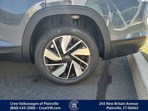 New 2026 Volkswagen Atlas SE image 8