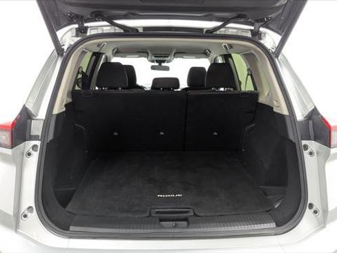 Used 2025 Nissan Rogue SV image 18