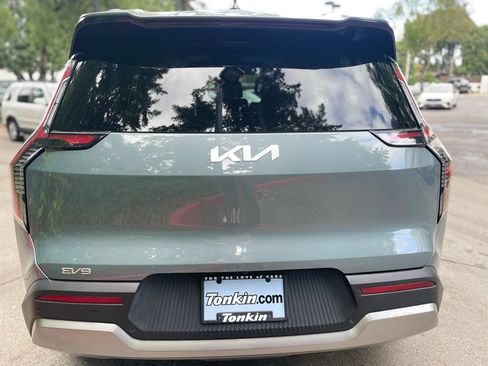 Used 2024 Kia EV9 Wind AWD/4WD image 5