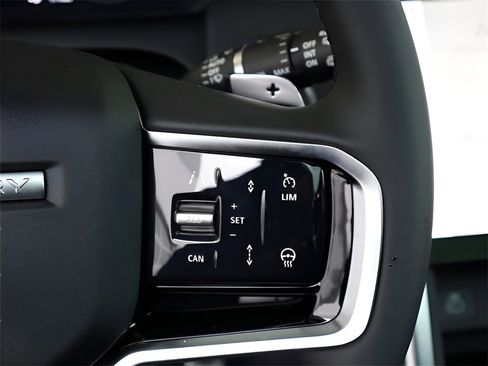 New 2025 Land Rover Discovery Sport Dynamic SE image 68