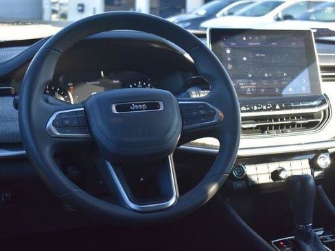 Used 2024 Jeep Compass Latitude AWD/4WD image 22