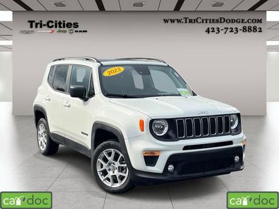 Used 2023 Jeep Renegade Latitude w/ Sun/Sound Group