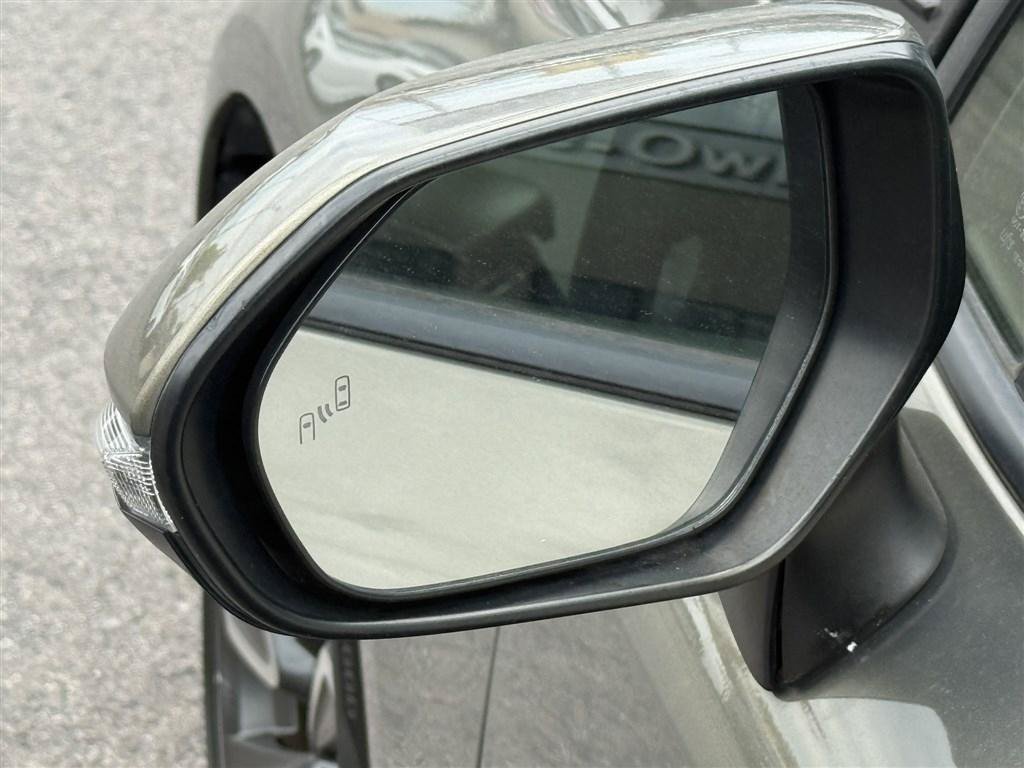 Used 2019 Toyota Corolla XSE FWD image 18