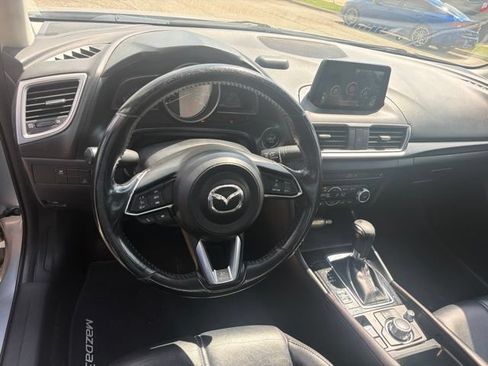 Used 2018 MAZDA MAZDA3 Touring FWD image 8