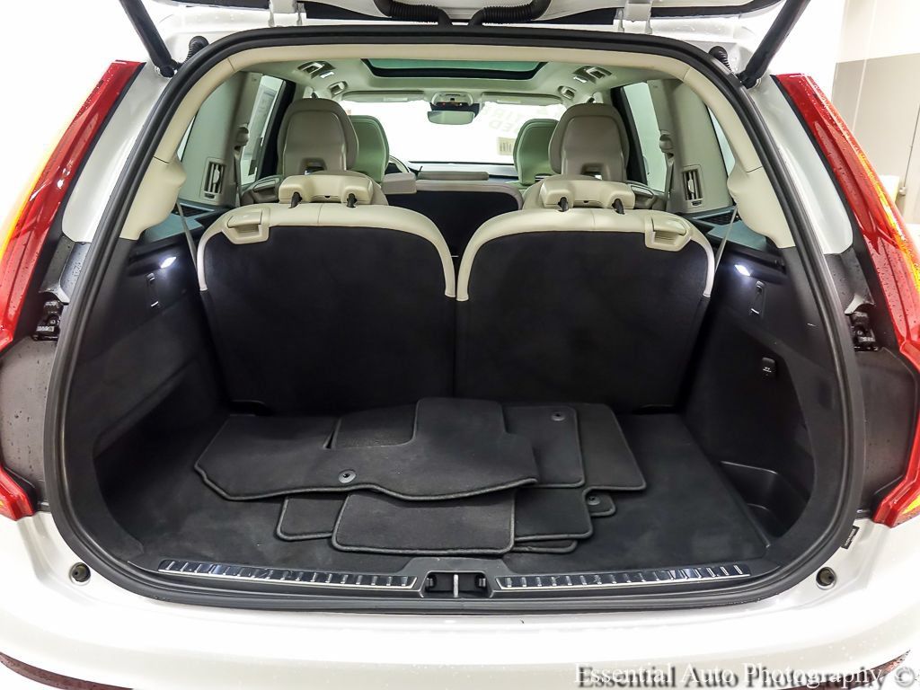 Used 2022 Volvo XC90 T5 Momentum AWD/4WD image 23