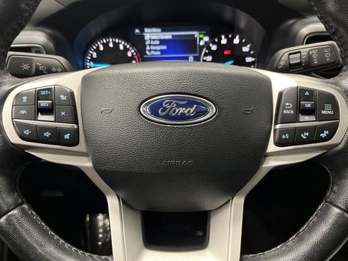 Used 2023 Ford Explorer XLT image 17