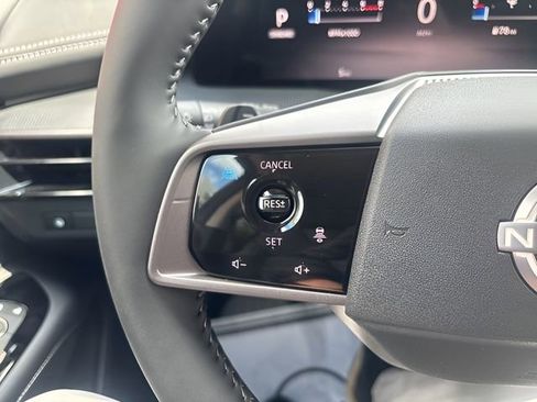 New 2025 Nissan Murano SV image 17