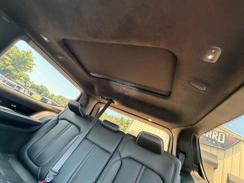 Used 2022 Jeep Grand Wagoneer Series II AWD/4WD image 37