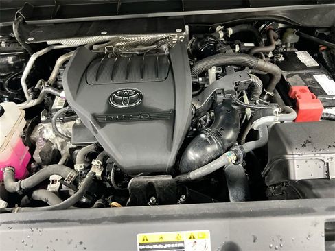 Used 2023 Toyota Highlander L image 24