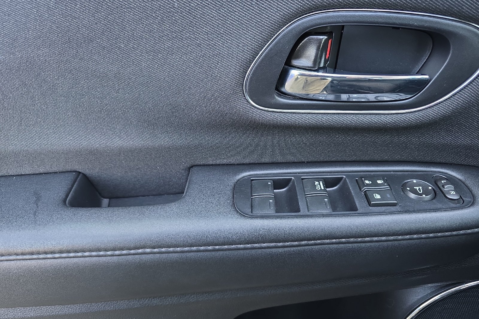 Used 2022 Honda HR-V EX image 8