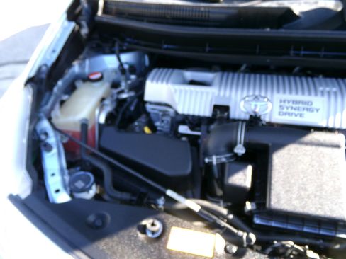 Used 2014 Toyota Prius V Three image 19