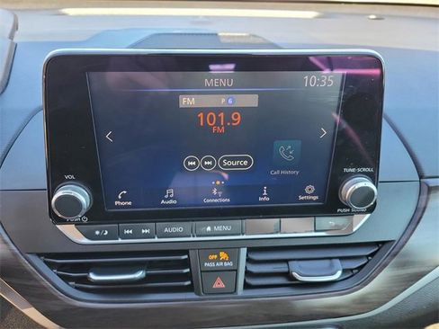 Used 2024 Nissan Altima 2.5 SV image 17