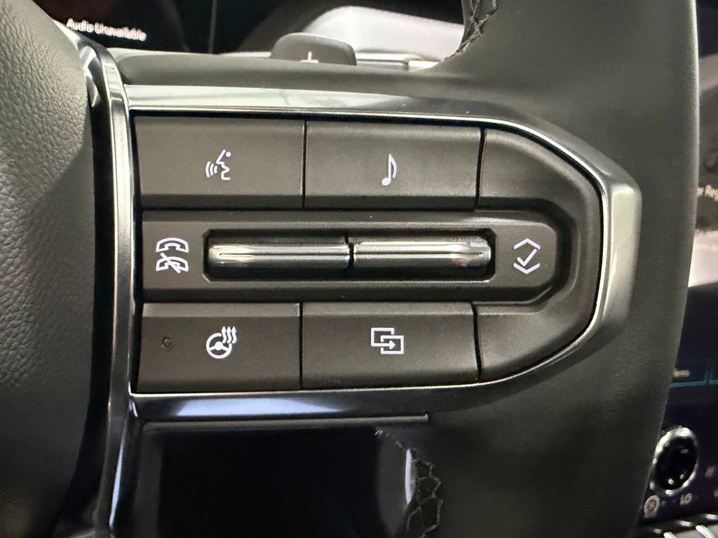 New 2026 GMC Yukon Denali w/ Denali Reserve Package AWD/4WD image 17