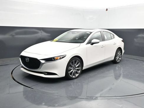Used 2024 MAZDA MAZDA3 s FWD image 3