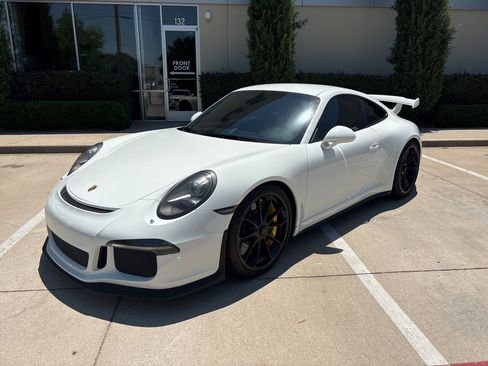Used 2015 Porsche 911 GT3 RWD image 1
