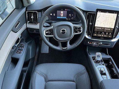 New 2026 Volvo XC90 B5 Core AWD/4WD image 5