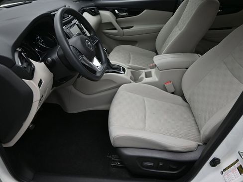 Used 2020 Nissan Rogue Sport SV AWD/4WD image 15