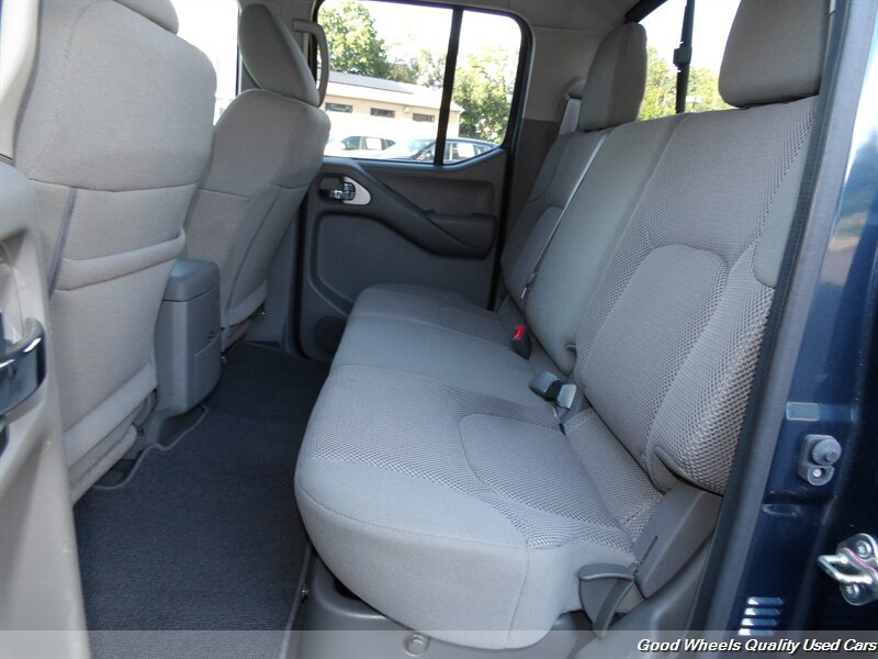 Used 2020 Nissan Frontier SV AWD/4WD image 12