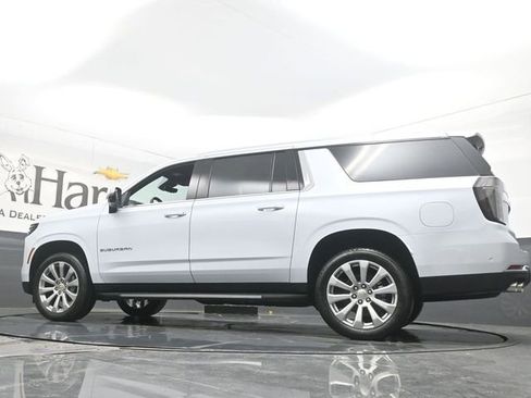 New 2026 Chevrolet Suburban Premier image 34