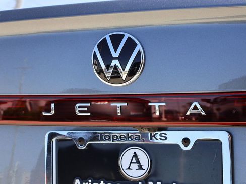 New 2026 Volkswagen Jetta SE FWD image 18